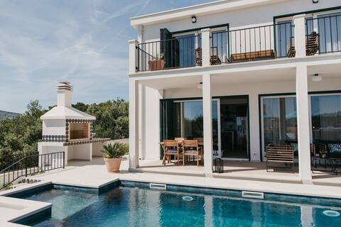 Charming 3 Bedroom Villa in Maslinica