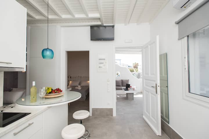 Beautiful White House In Ornos, Mykonos. - Miconos