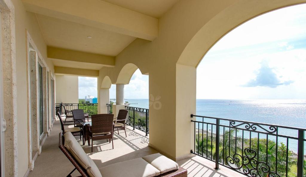 Successful Airbnb property: The BEST Cozumel has to offer, It’s The Landmark!! in Cozumel