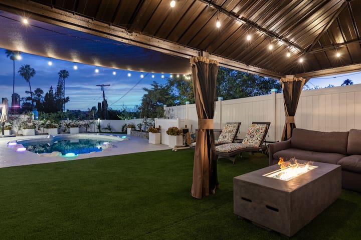 Spacious Luxury, Pool, HotTub, Sauna by CaliBnB