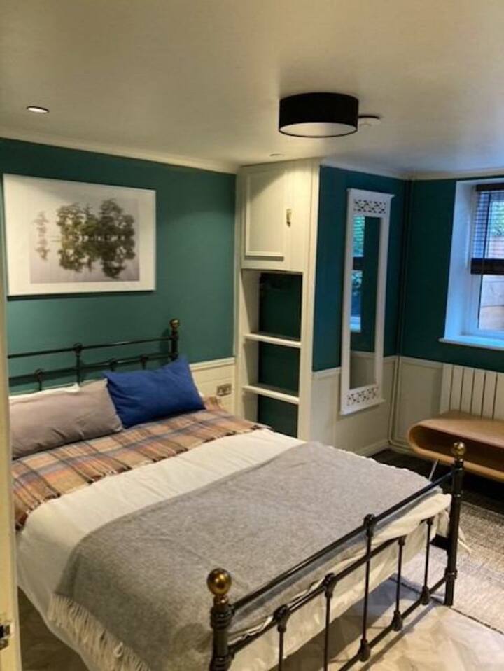 Hampton Court, Molesey Holiday Rentals & Homes Molesey, United