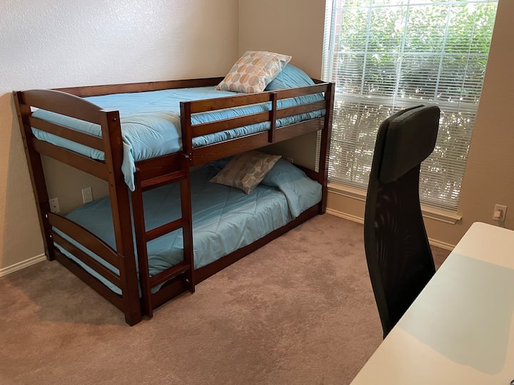 Kufiri i sipërm i peshës së krevatit: 165lbs (75kg)