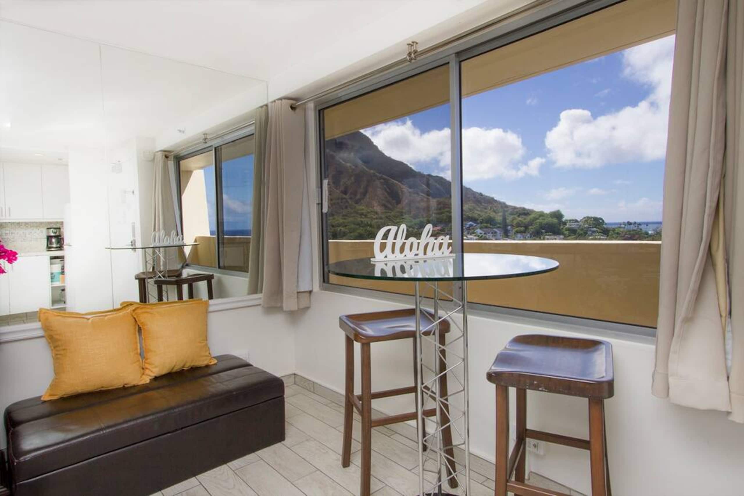 Waikiki - Ocean Front Hotel - Image 5