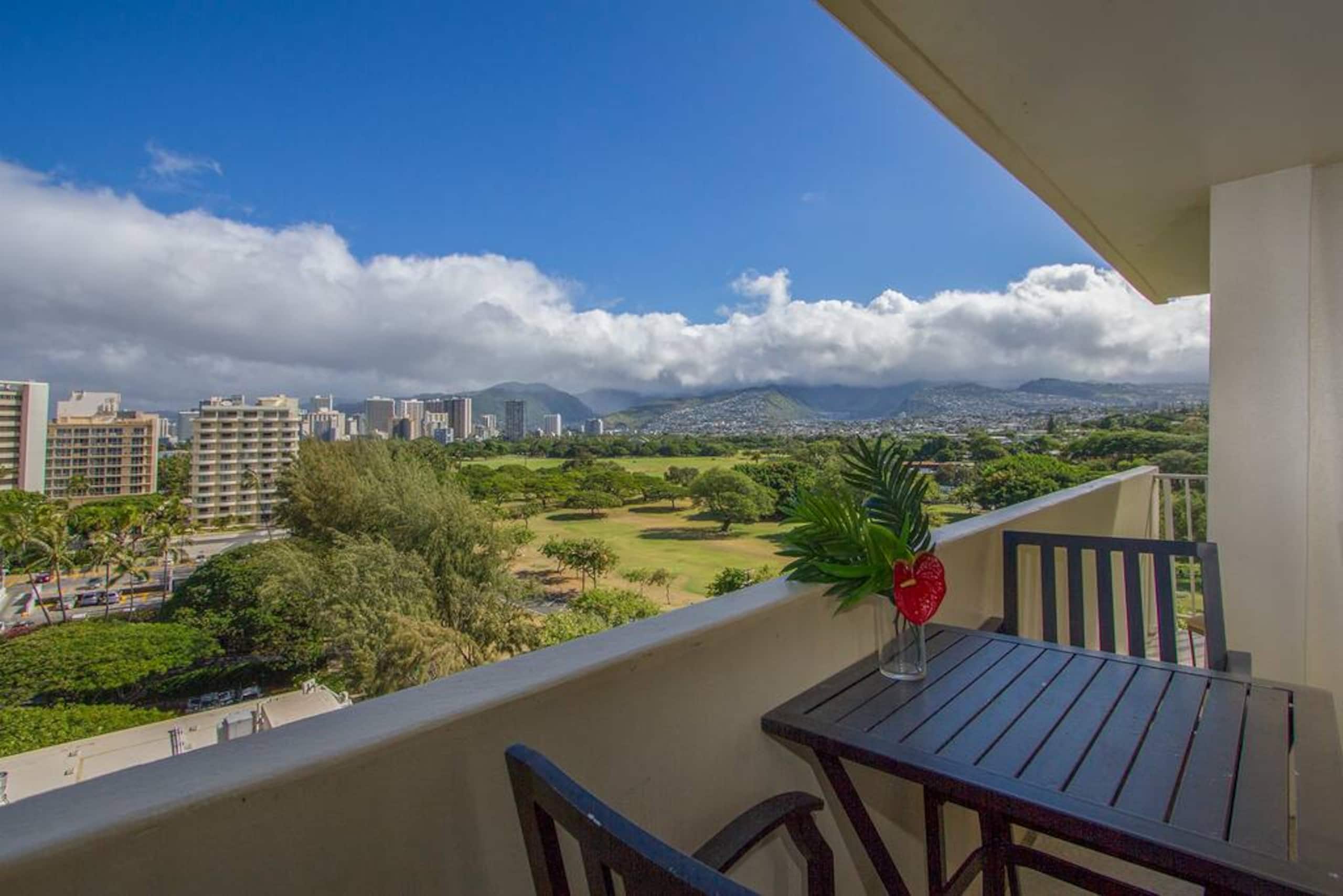 Waikiki - Ocean Front Hotel - Image 8