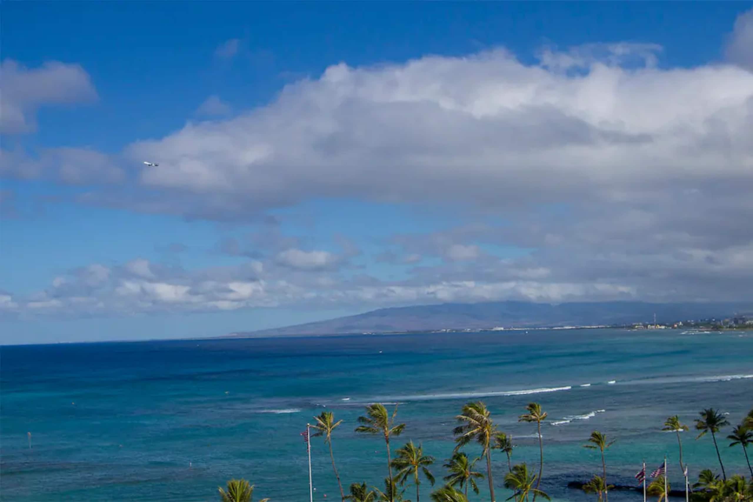 Waikiki - Ocean Front Hotel - Image 6