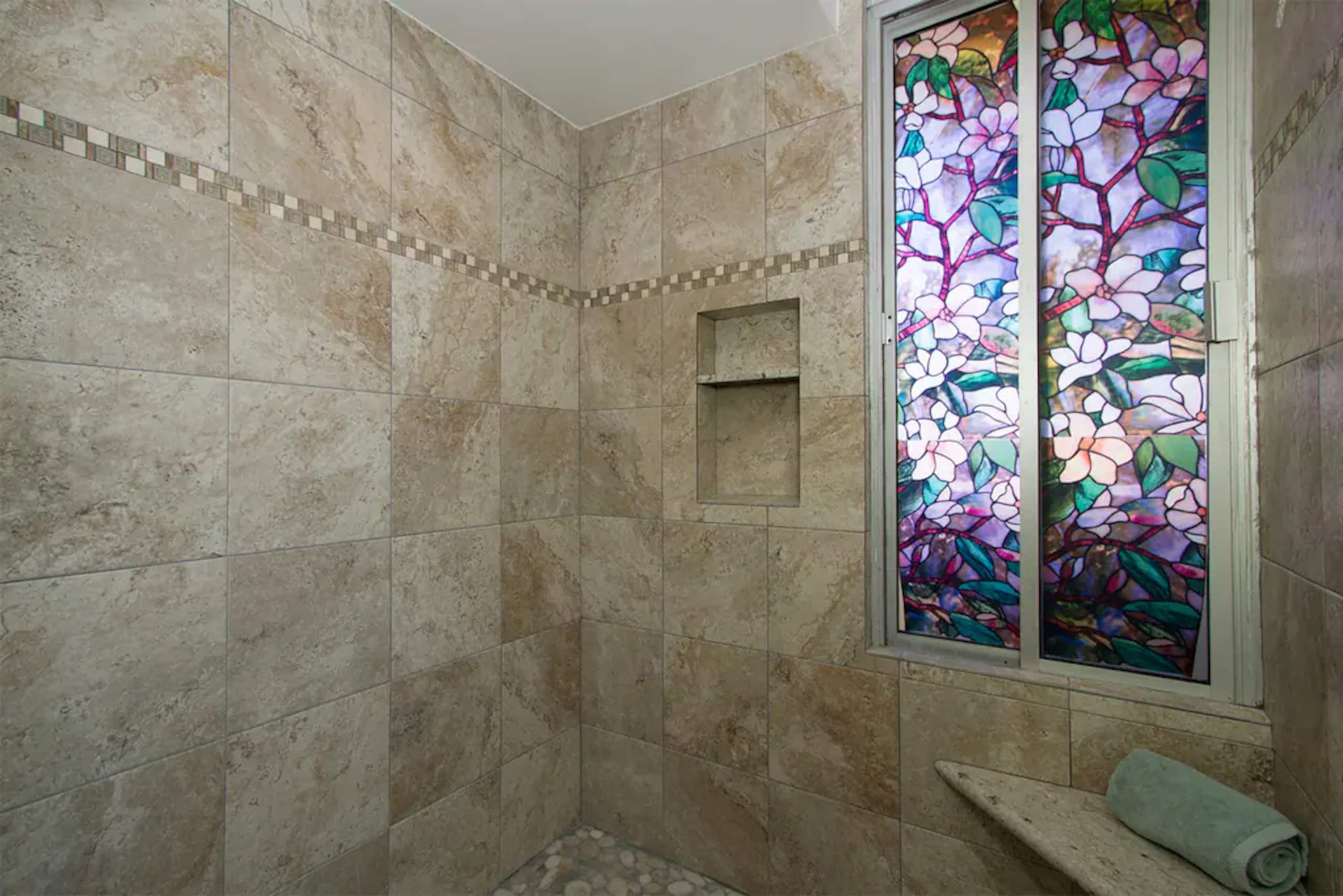 Waikiki - Ocean Front Hotel - Image 13