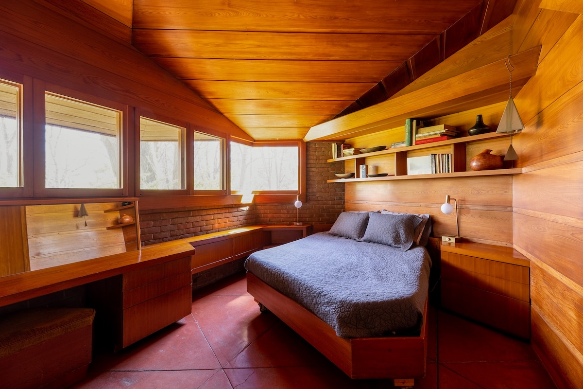 Master Bedroom-Double Bed