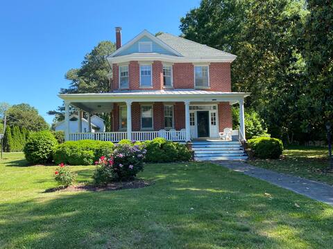 Spacious home close to Cape Charles