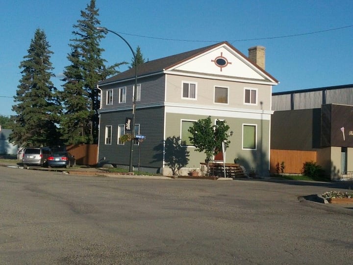 Lovely self contained unit on the upper floor. Apartments for Rent in Rivers, Manitoba, Canada