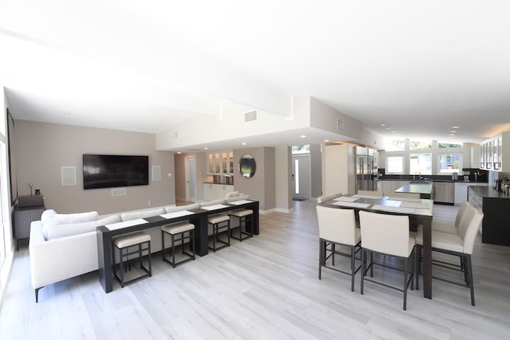 BEST Burbank Home & Area (30 Day Minimum Rental) gallery image 3