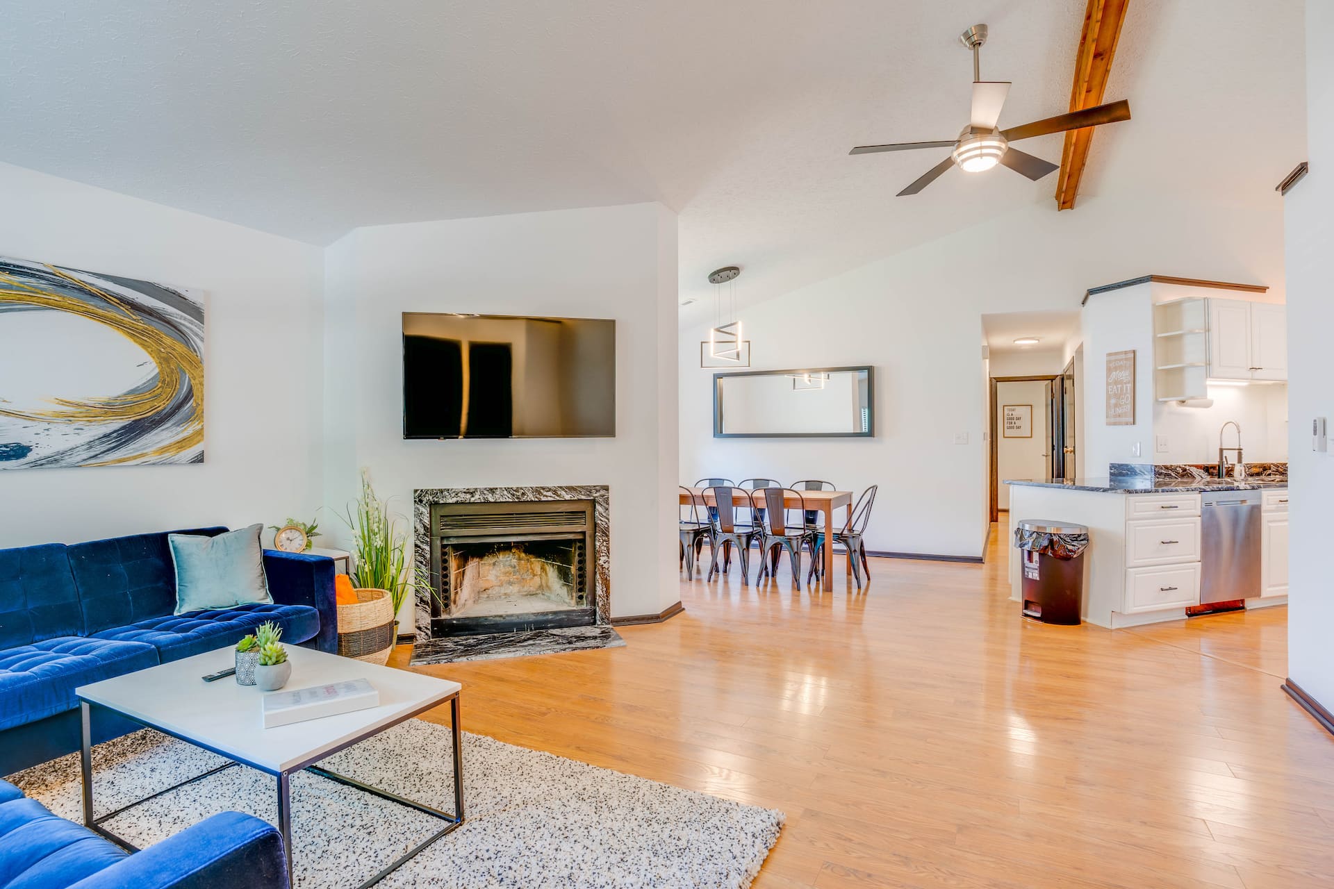 Spacious 3 bed, 2 full bath ranch close to the Zoo