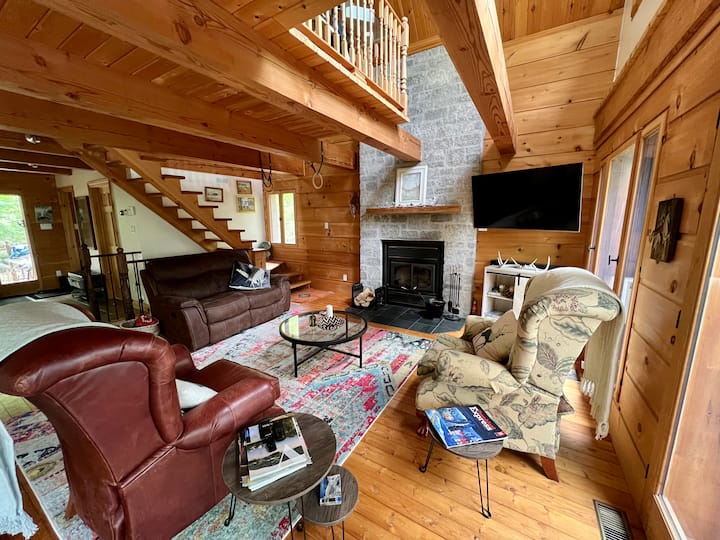 Enchanting chalet with hot tub, on golf course Houses for Rent in