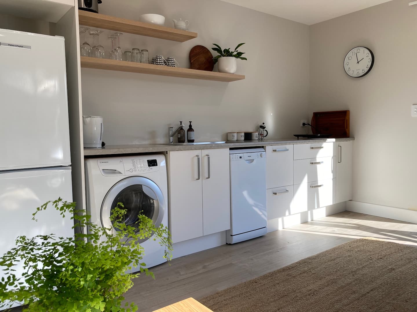 Modern, Sunny, Central 4