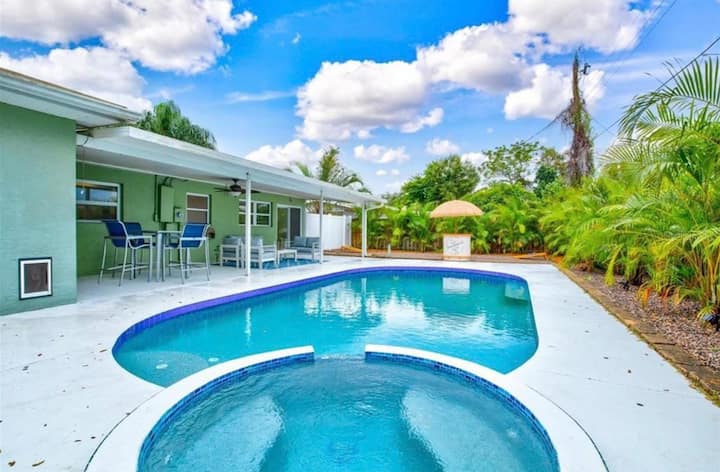 Backyard Oasis, Htd Pool/Hot Tub, Beaches, No Fees