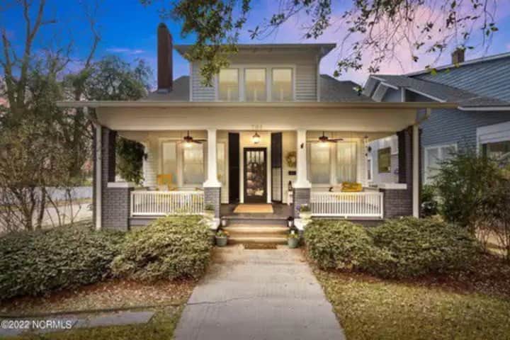 Stunning 3 bedroom home in the historic district!