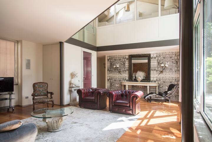 Youhosty – Luxury Town House