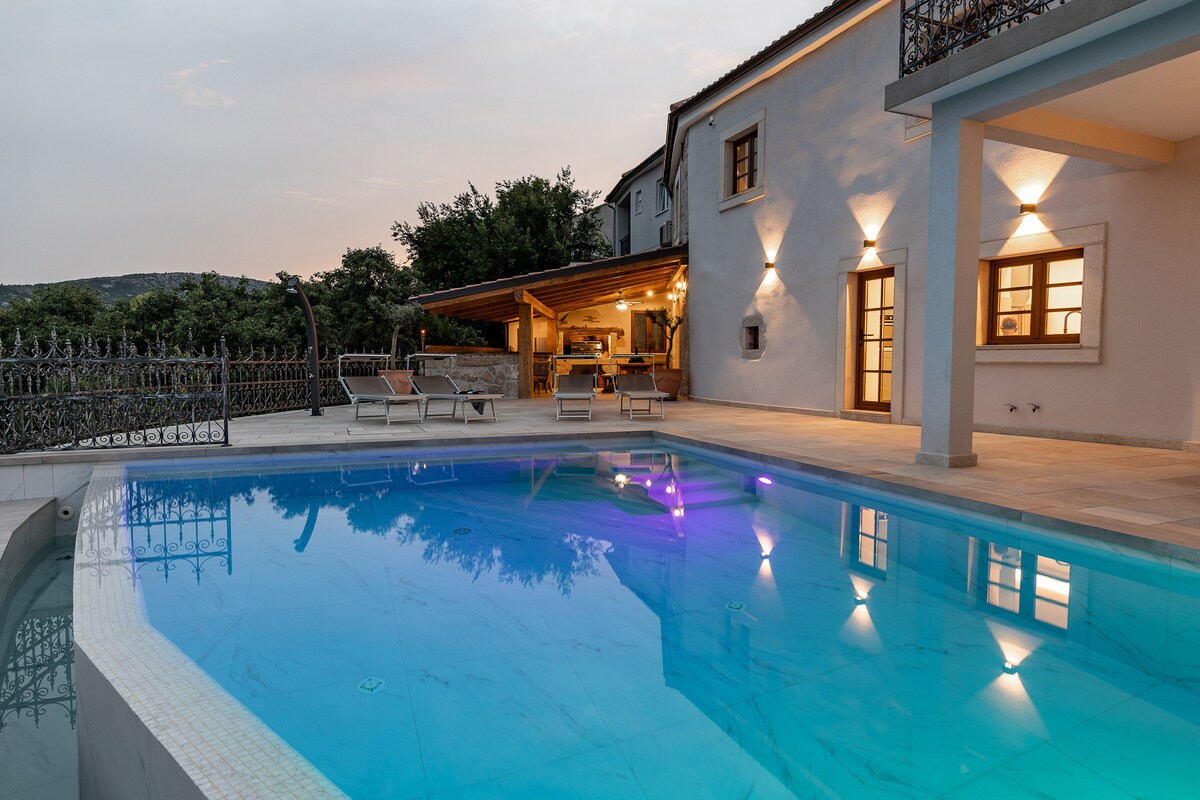 Villa Eve's castle
