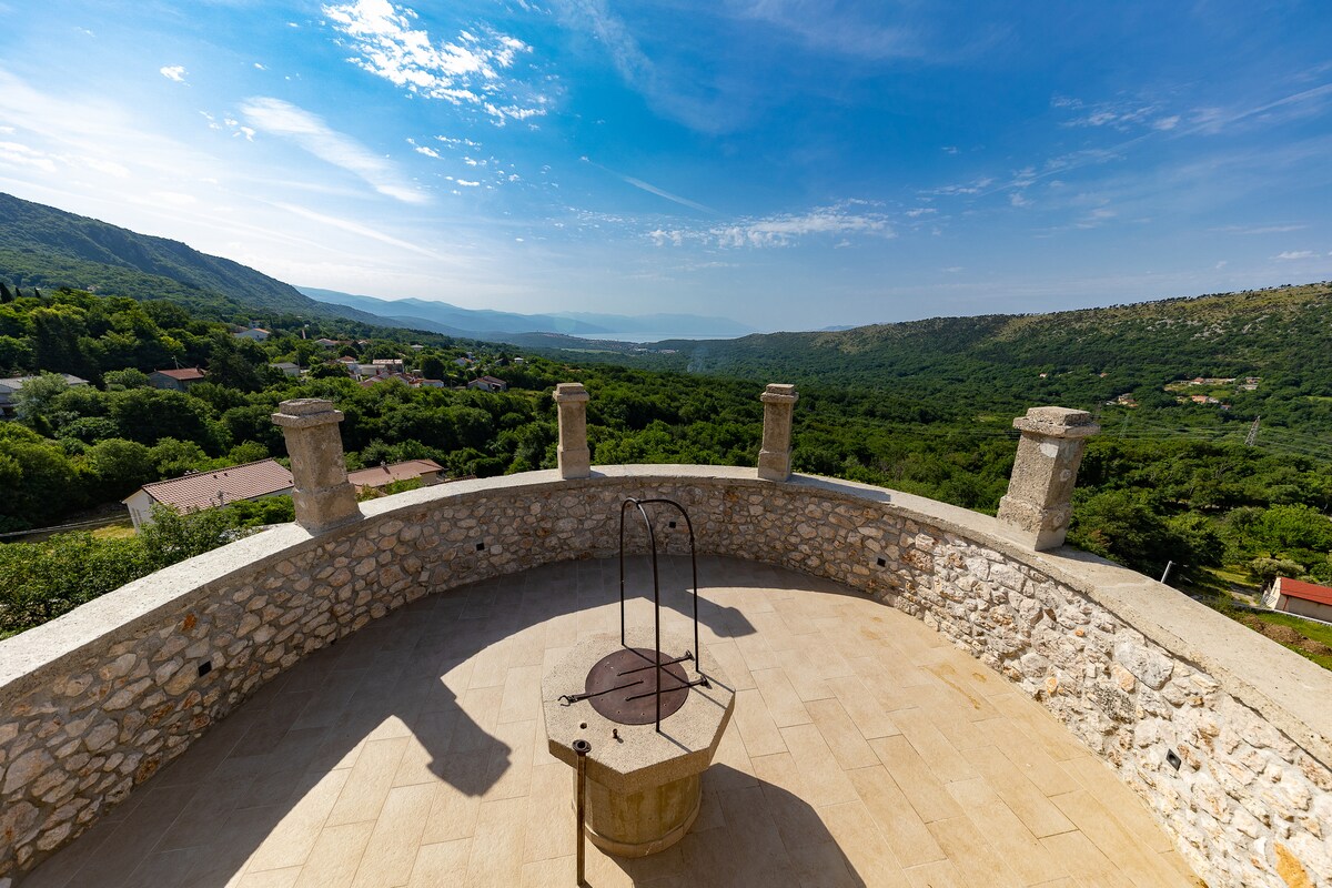 Villa Eve's castle