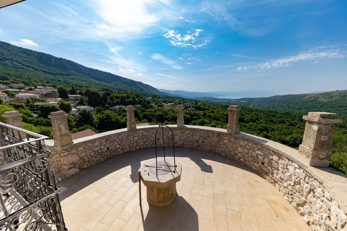 Villa Eve's castle