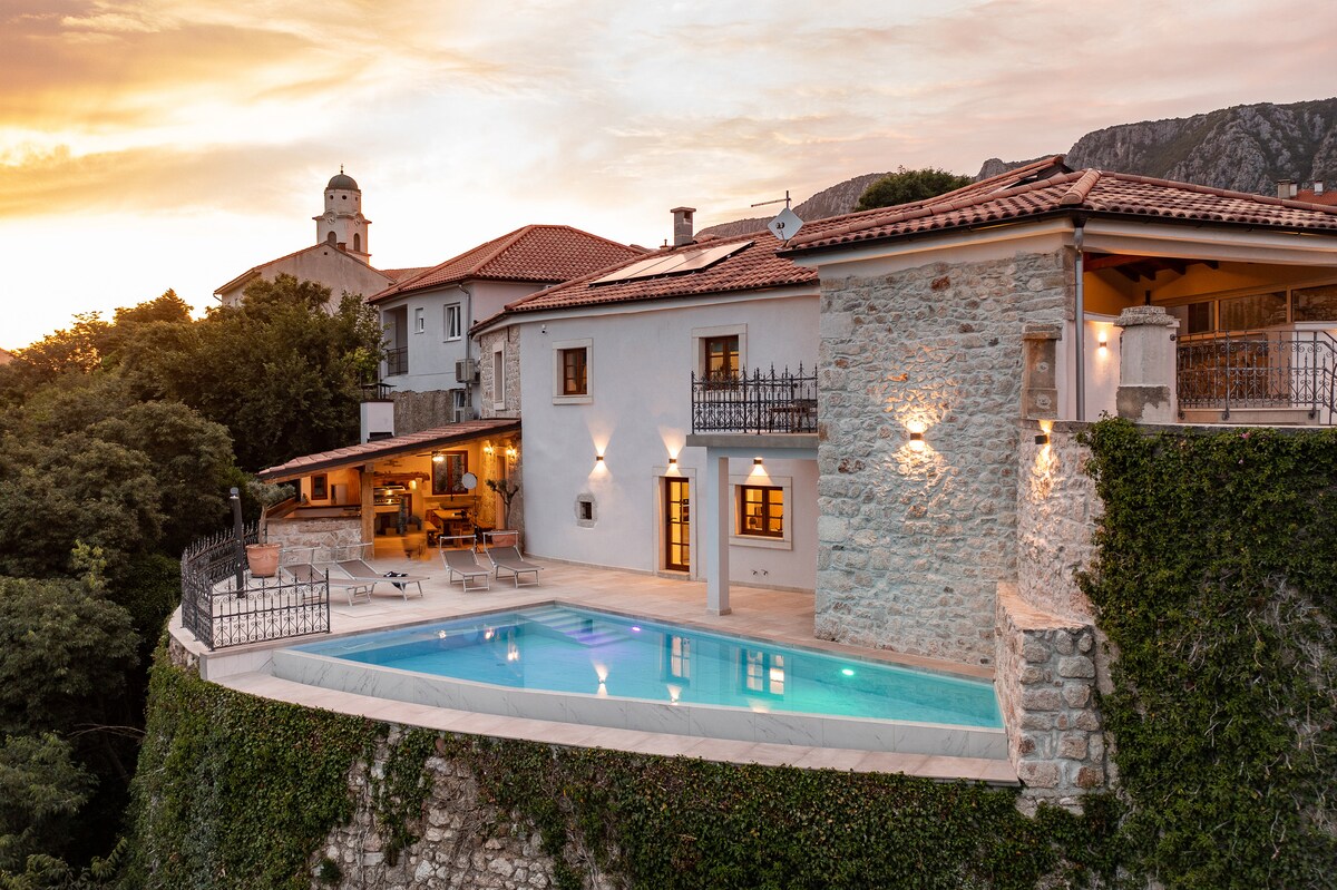Villa Eve's castle