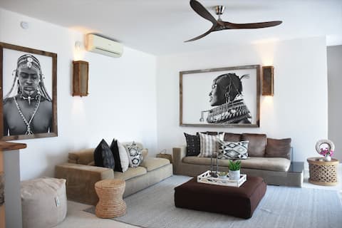 Beachfront Penthouse with Panoramic Ocean Views
