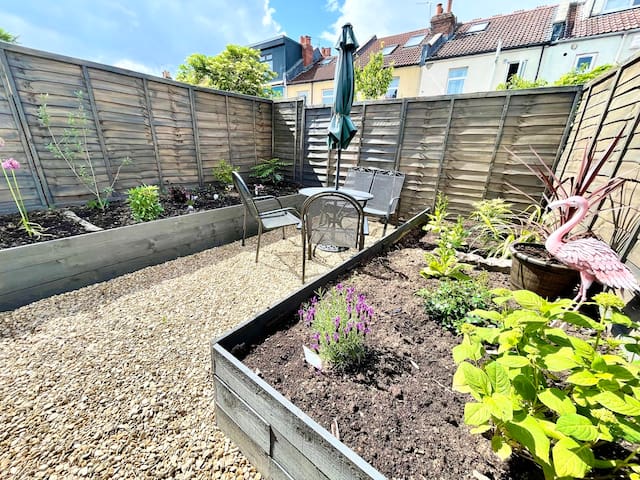 Gatton House. 3 Bedrooms, Sleeps 6 – BS2 gallery image 5