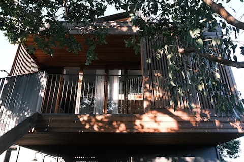 The Little Black Loft, South Golden Beach.