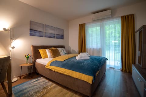 Popular Airbnb listing: Lovely studio for 2, central location+parking in Balatonlelle