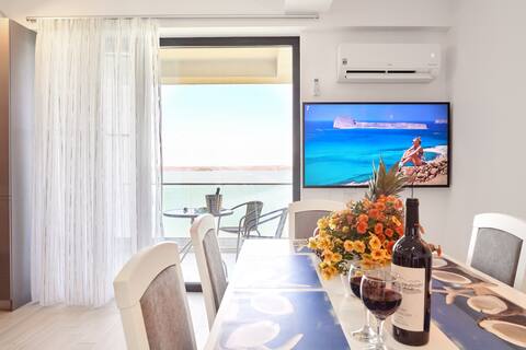 RoApart Mamaia- Riva Lake View Deluxe Apartment