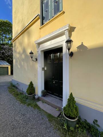 Sentral leil. på Majorstuen, 2 p-plasser i gårdspl