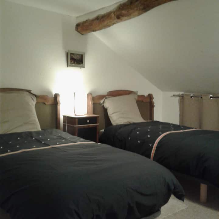 Spálňa 4 (2 lôžka po 90 cm) na 2. poschodí