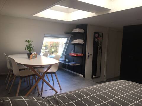 Surprising studio upstairs barn in prime location!
