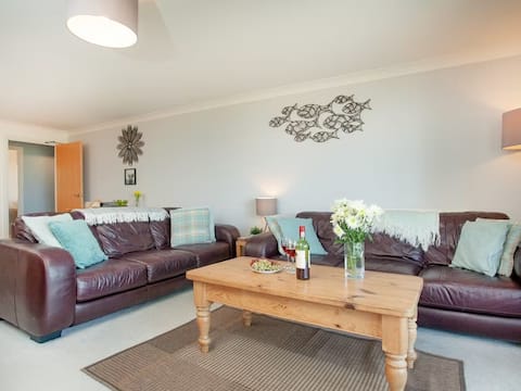 Successful Airbnb property: Stunning Sea View apartment - Newquay in Newquay