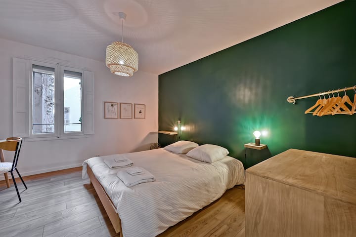 Chumba chako cha kwanza chenye mapambo ya kupendeza.