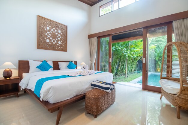 Villa in Kecamatan Denpasar Selatan · ★4.86 · 3 bedrooms · 4 beds · 3 private baths, Airbnb karşılaştırması