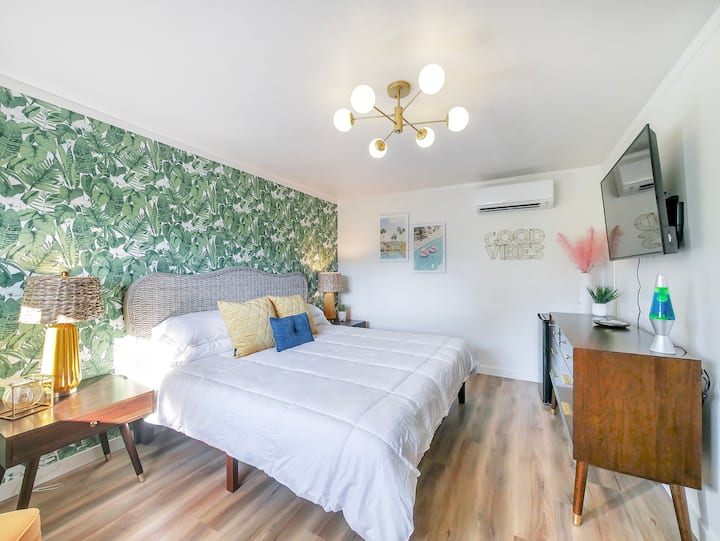 Palm Springs Room 1 At The Groovy Nomad Motel Boutique hotels for