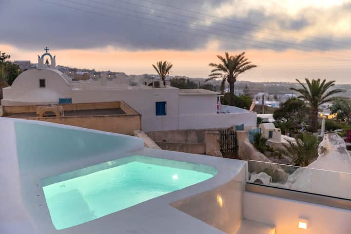 Superior Cave Suite | Hot Tub | Sea & Sunset View - Santorini