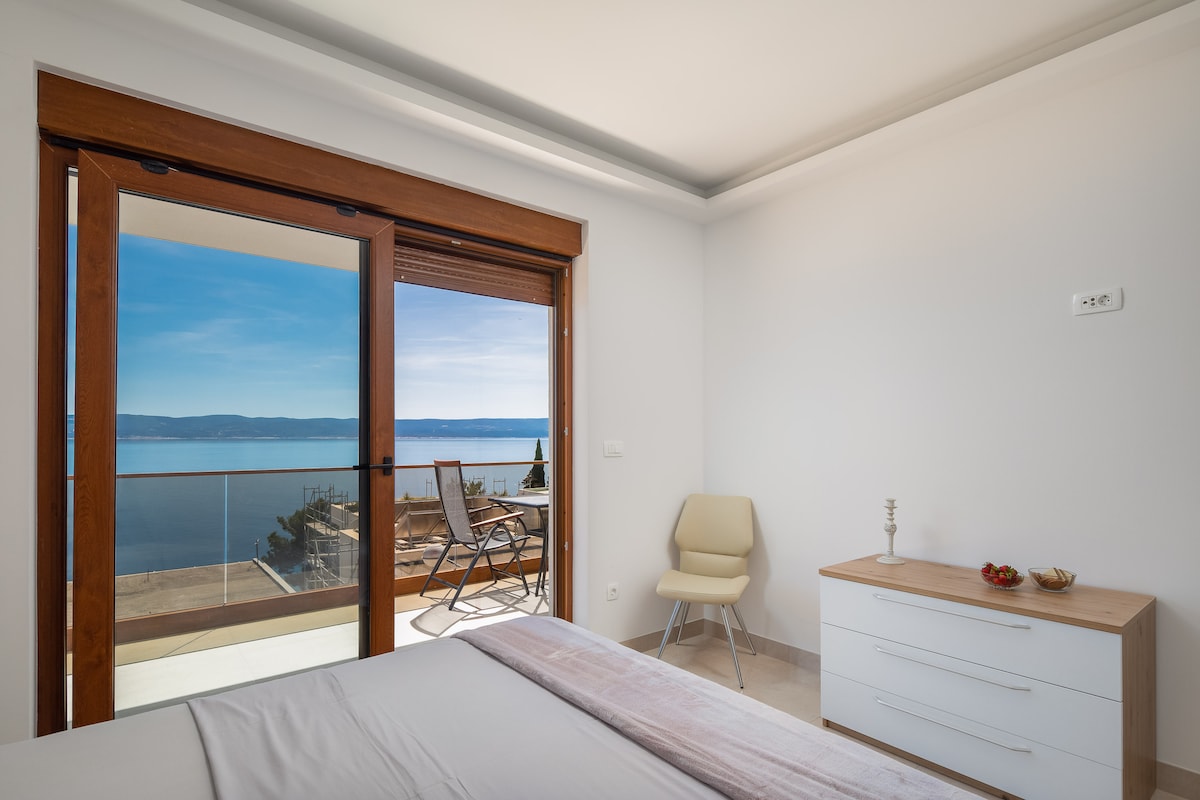 Ხედი საძინებლიდან