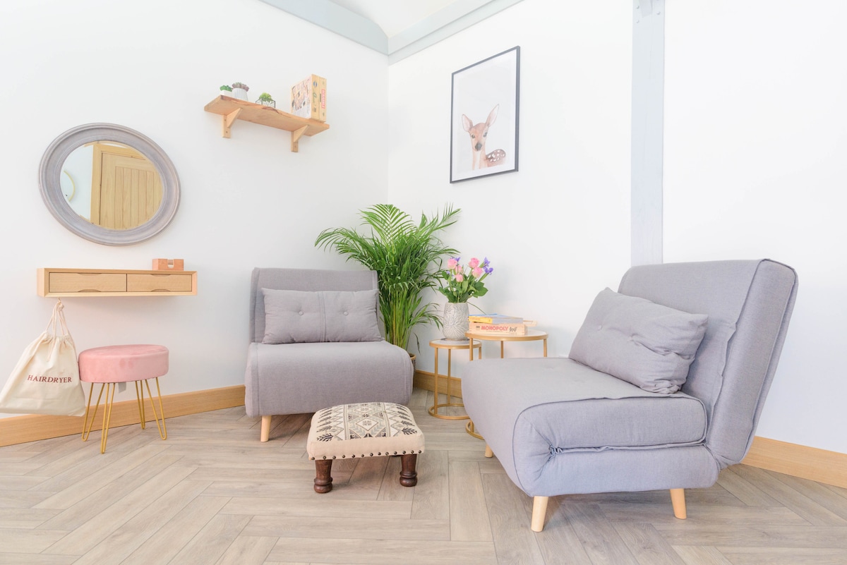 Top performing Airbnb: The Coach House - beautiful secluded tiny home in Test Valley