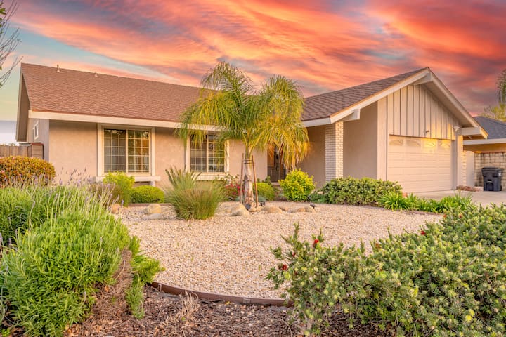 136 Modern Family Valencia Home-by-Magic Mountain gallery image 3