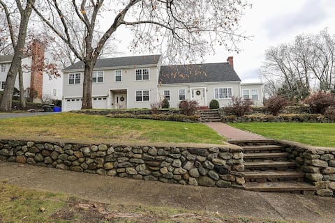 Spacious, family friendly 3700 sq ft w/ great yard