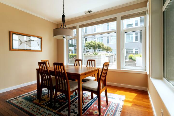Waterfront 2BD Next to Pike Place w/ Private Patio gallery image 5