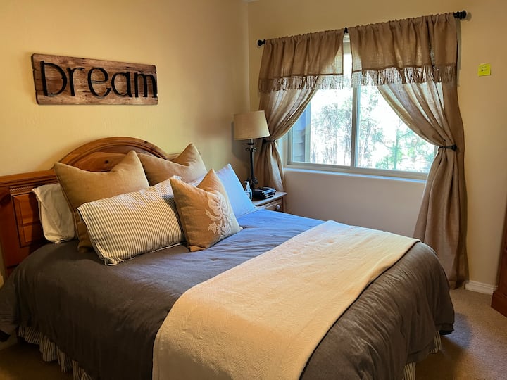 bedroom #4 with queen bed