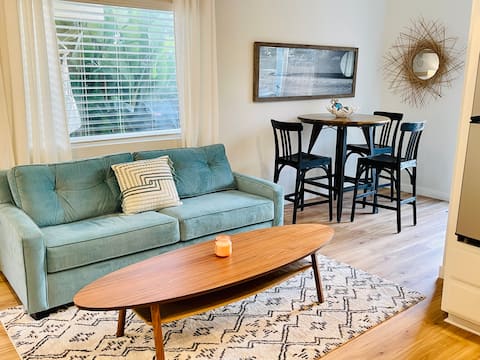 Top Airbnb: Coastal Studio Apartment, 1.5 miles from beach! in Dana Point