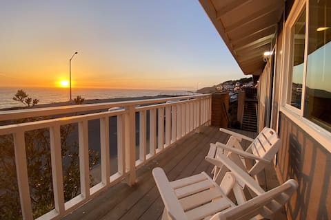 Ocean/Beach Front 🏖🌊w/ Sweeping Oceanviews🌅🐳🪂