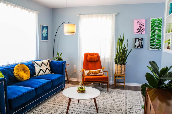 Deja Blue
*Mid-mod House 2br/1ba/1ga*near I40/i27* - Amarillo, TX