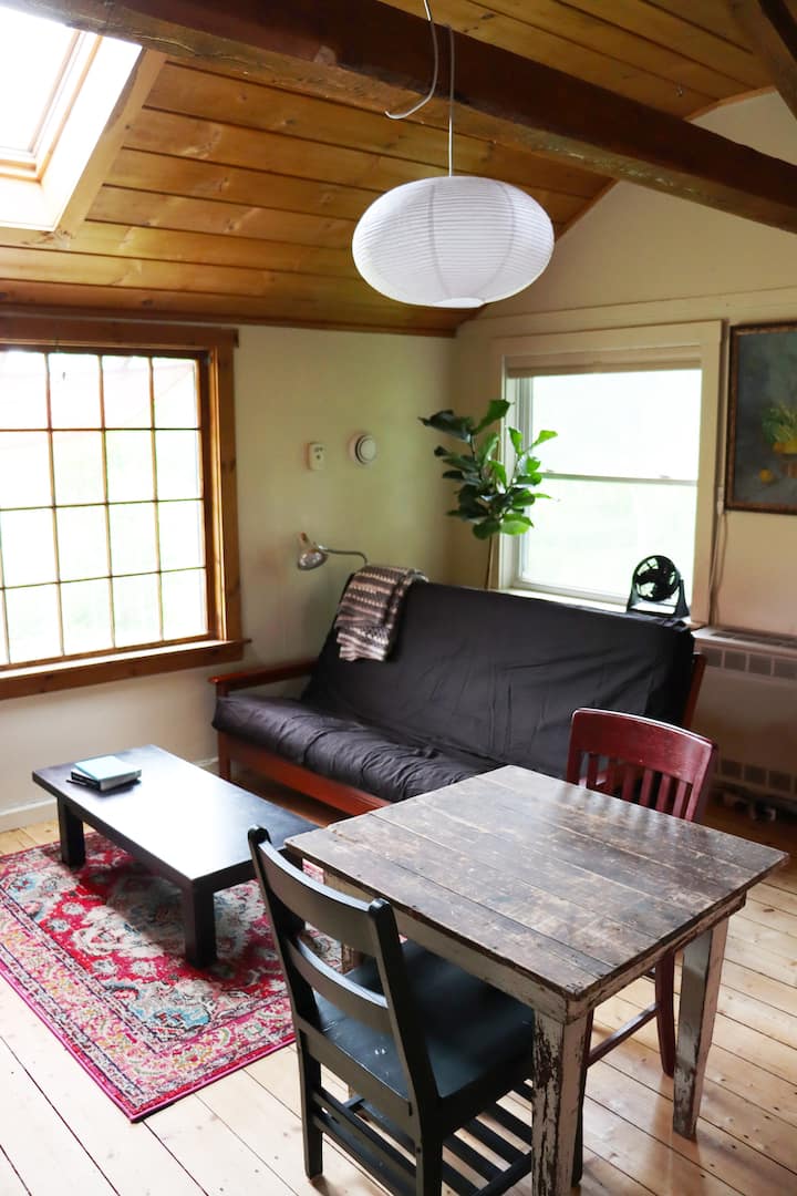 Sunny Cottage With A Beautiful View - Groton State Forest, Plainfield