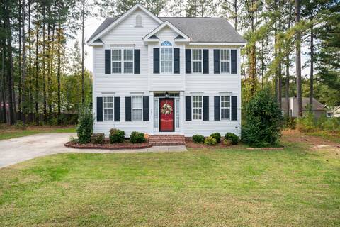 The Wendell Experience. Cozy 3-bedroom, 2 1/2 bath