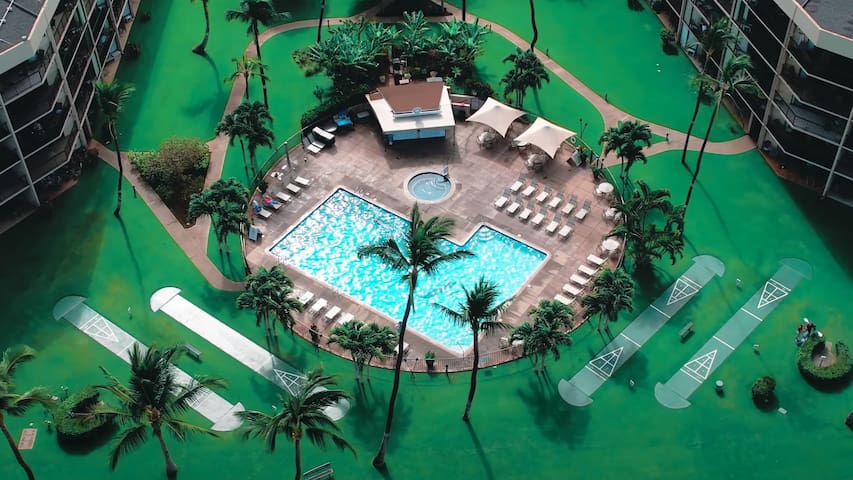 Oceanfront Maui Condo in Kihei: Pool, AC, KING Bed