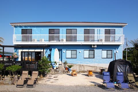 The room overlooks the Seto Naikai.A space where you can enjoy the sea and craft beer for up to 10 p